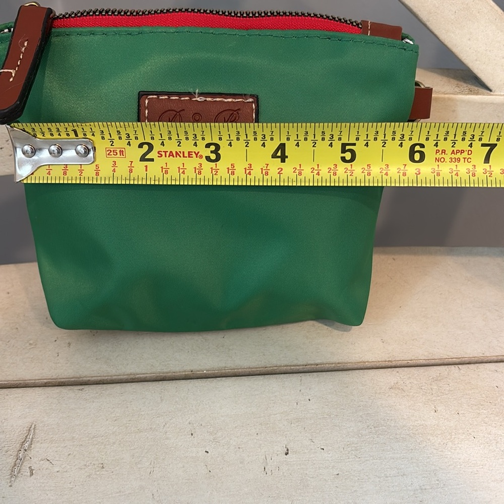💚Dooney & Bourke Green Zip Cosmetic pouch - Picture 5 of 7